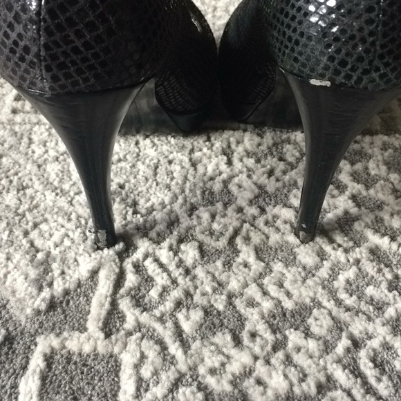Black platform pumps - Picture 4 of 8